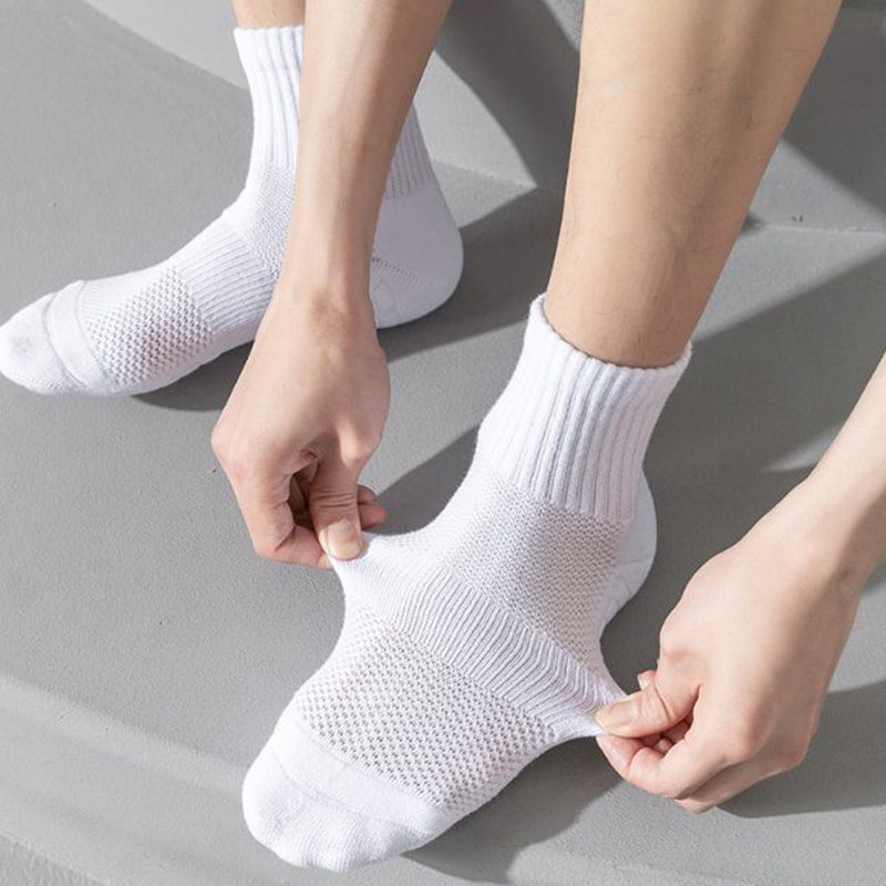 Zokni férfiak tavaszi és őszi törülköző alsó sport pamut zokni profi futó zokni Zokni férfiak tavaszi és őszi törülköző alsó sport pamut zokni profi futó zokni